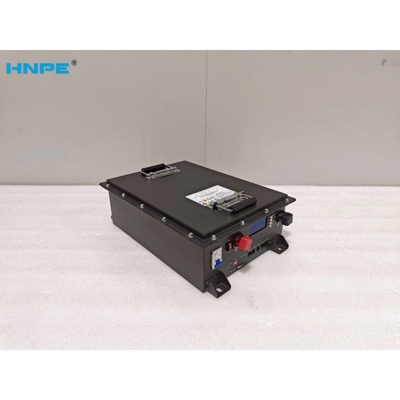 Batteria al litio LiFePO4 di alta qualità HNPE CE 25.6V 100AH, batteria per accumulo di energia solare montata su rack con temperatura di esercizio 0-55°C
